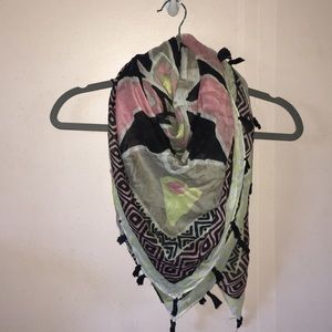 Scarf (Kendall and Kylie)